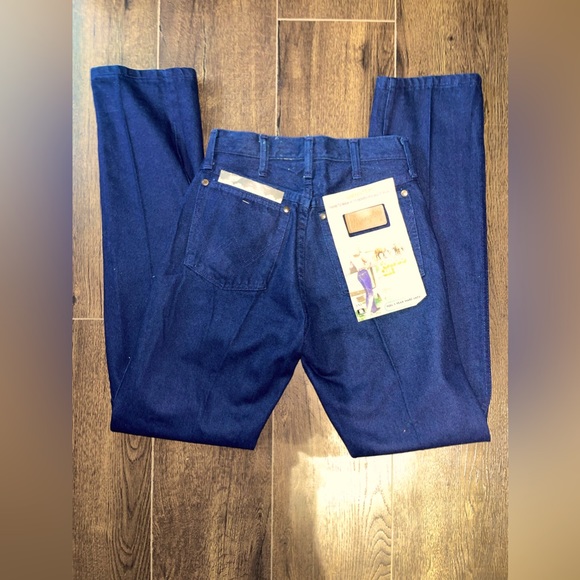 Vintage Women’s Wrangler Blue Jeans - Picture 4 of 9